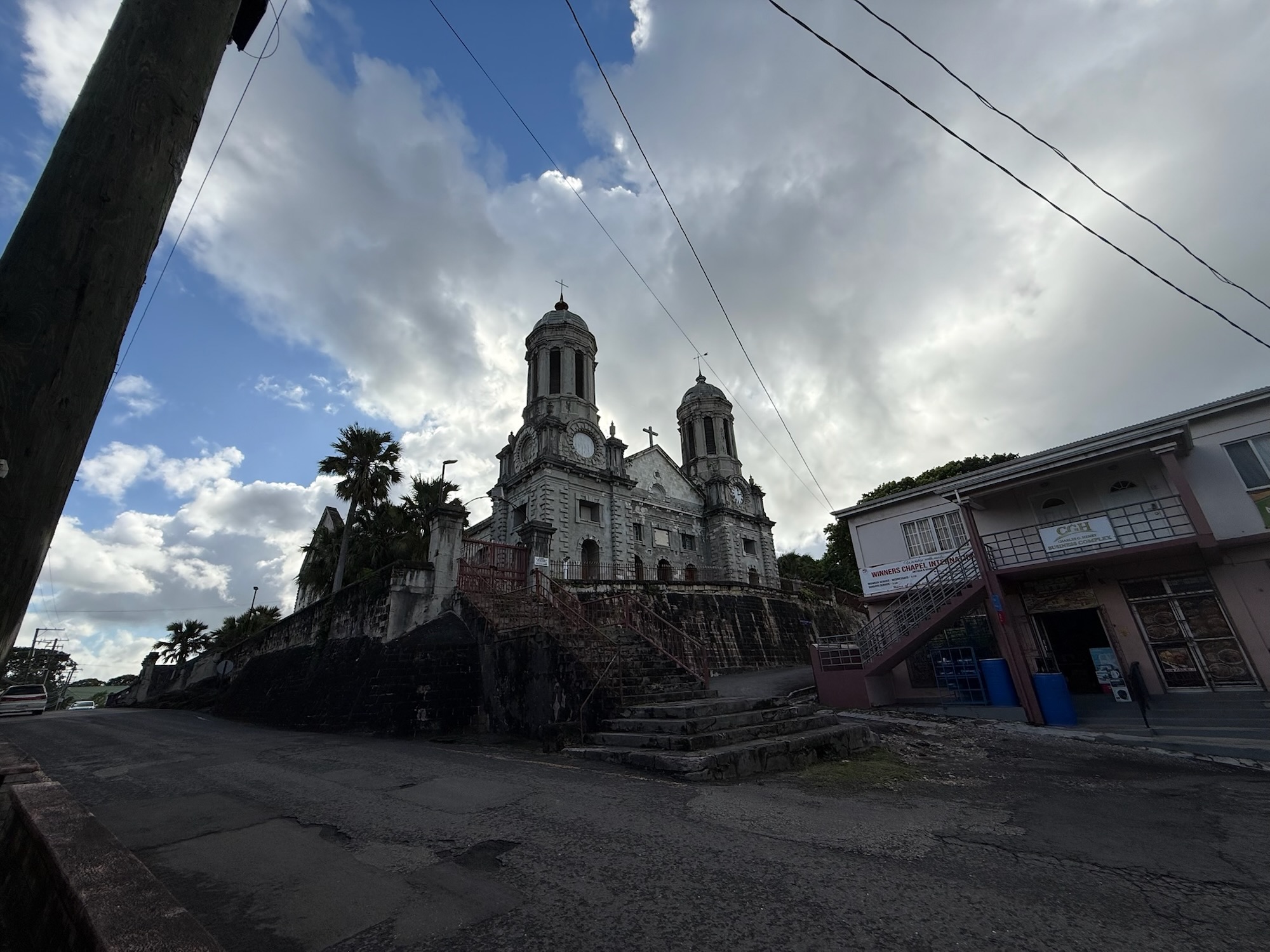 Im Herzen der Stadt findet sich diese historische Kirche